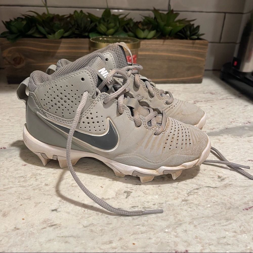 Nike Alpha Huarache 3 Keystone gray baseball cleats size 1Y